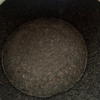 Trà phổ nhĩ ủ chum - 100 gram