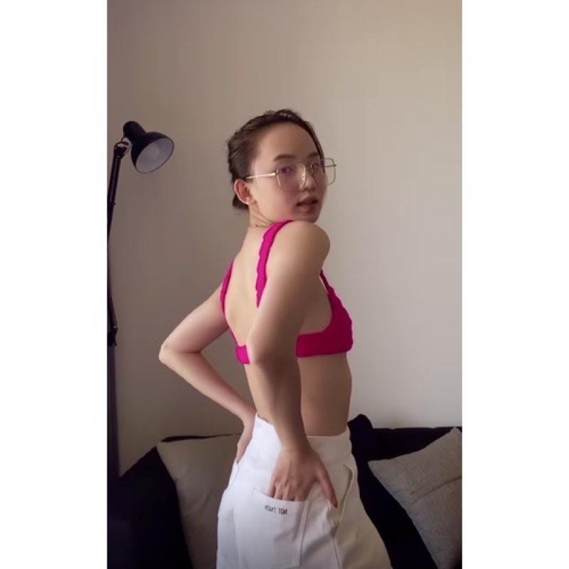 Áo croptop khoe dáng