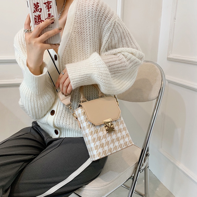 Túi đeo vai cỡ nhỏ phong cách retro thời trang thu đông 2021