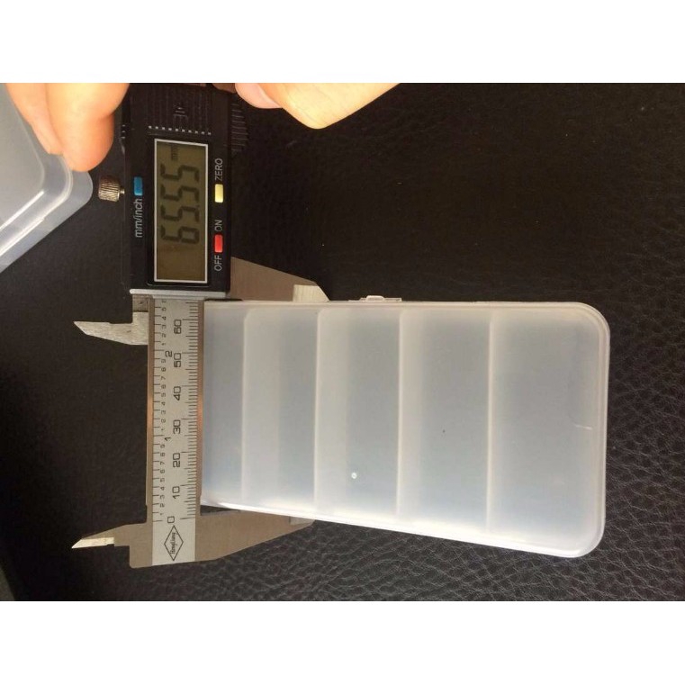 Hộp đựng mồi câu cá có 5 ngăn kích thước 13x6.5x2.5cm