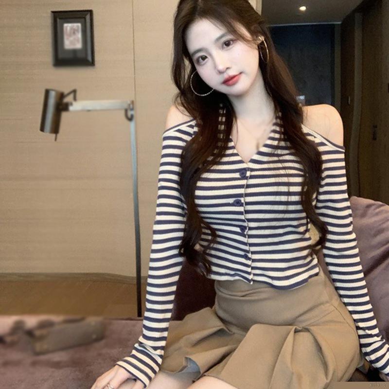 Áo cardigan dài tay cổ chữ V trễ vai họa tiết kẻ sọc thời trang