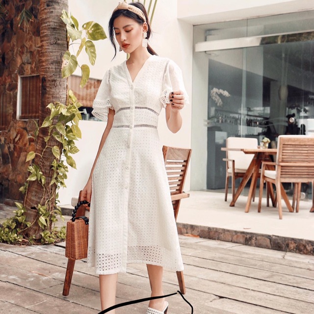 Thanh lý váy thiết kế everluxe. Còn tag ạ.