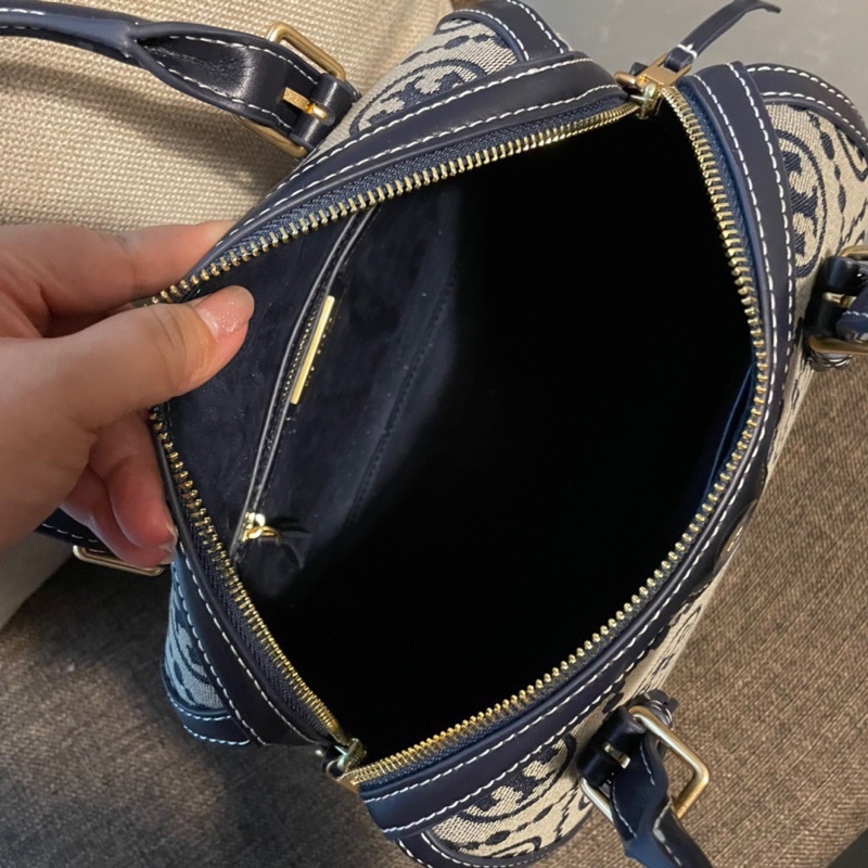 Túi trống nữ hiệu Tory Burch Monogram Jacquard Barrel quai xách, đeo chéo đi làm, công sở, cỡ lớn tiện dụng, mới 100%