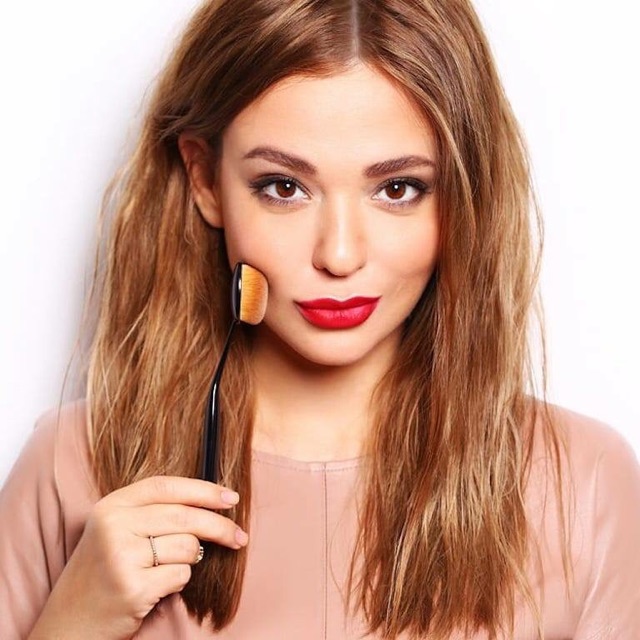 Cọ Thần Thánh MAGIQUE PROFESSIONAL OVAL MAKEUP BRUSH