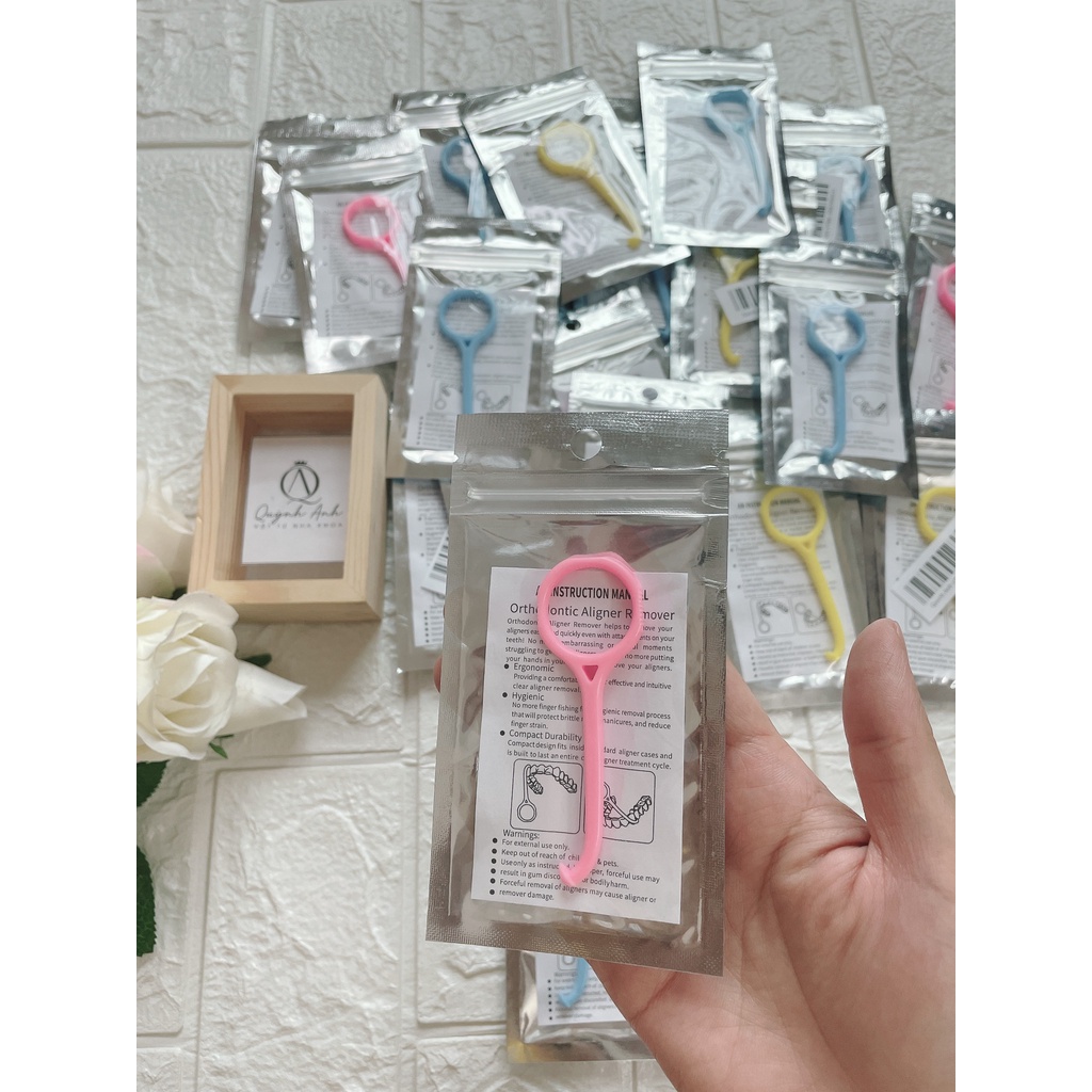 Móc khay trong suốt, Móc khay Invisalign, Dụng cụ tháo máng niềng răng