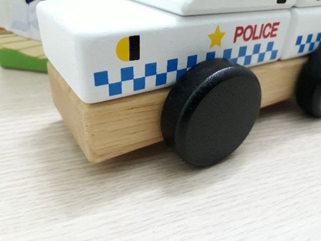 Đồ chơi gỗ: Xe cảnh sát lắp ghép