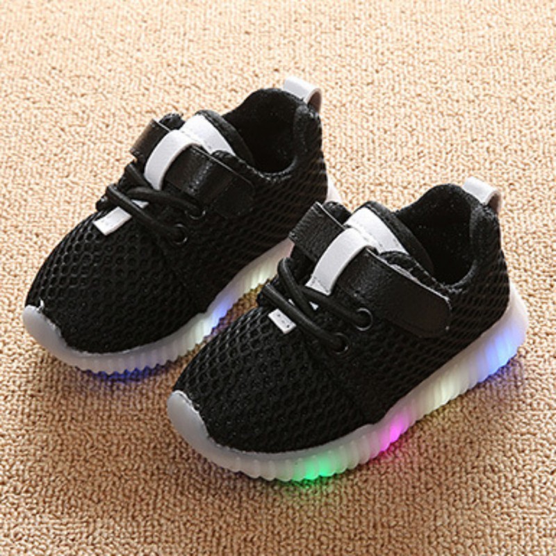 Giày thể thao màu trơn đế đèn LED độc đáo thời trang cho bé