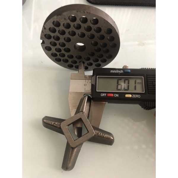 Mắt sàng cối đùn thịt 12 - phụ kiện máy say thịt