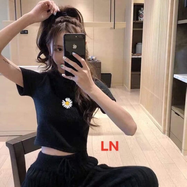 Áo Croptop một bông cúc LN12