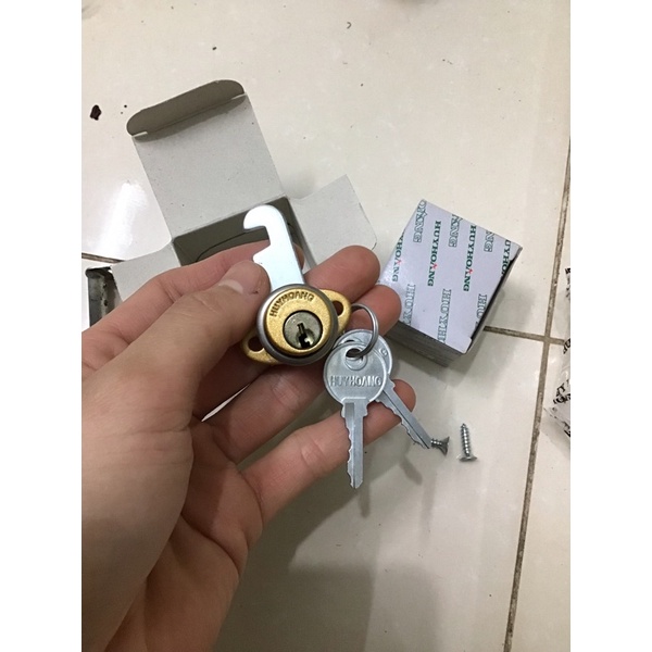 Khoá tủ kính Huy Hoàng mã 02