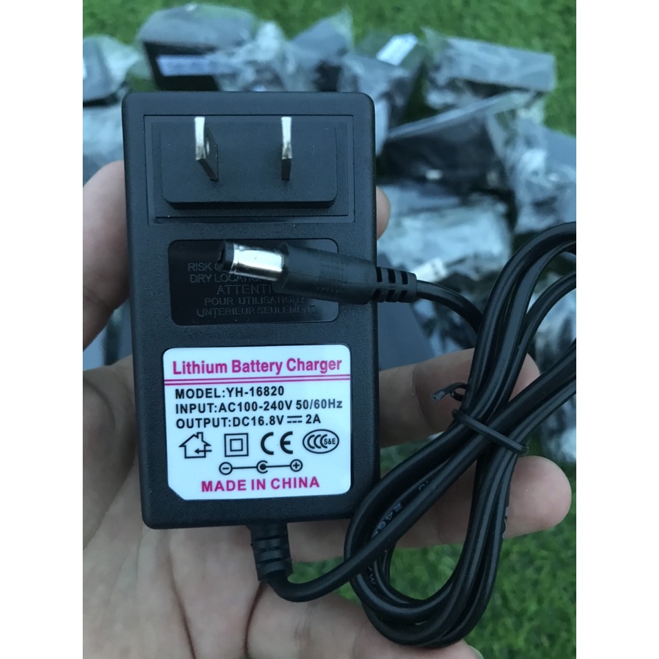 Sạc pin lion 4s - 16,8v2a có đèn báo đầy