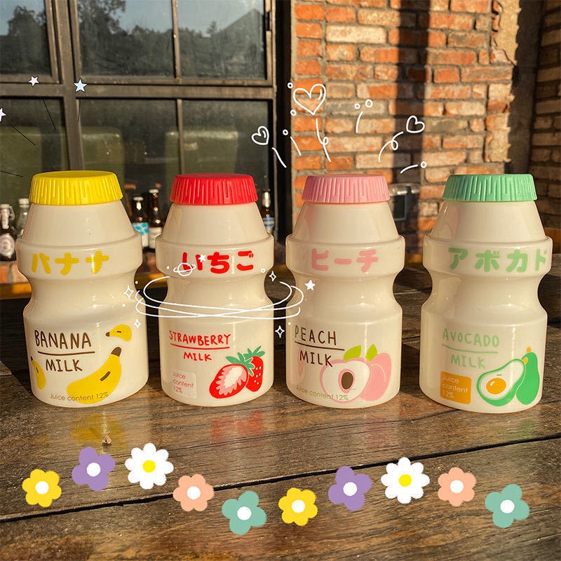 Bình Đựng Nước Nhựa Sữa Chua Yakult Cute 480ml, tặng dây đeo bình dễ thương