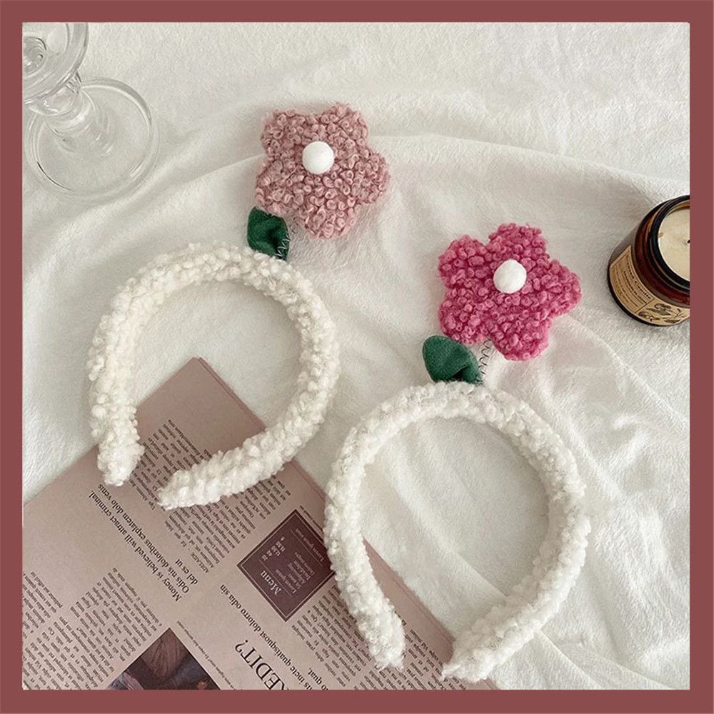 Cài tóc lông cừu đính bông hoa thời trang dễ thương cho bạn nữ