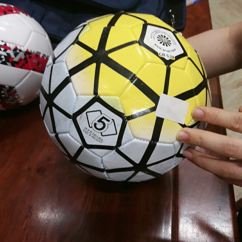 Quả bóng đá tiêu chuẩn - Banh bóng đá Số  và 5 - Quả bóng đá BHT - Bảo hành 1 tháng tặng kèm kim bơm bóng và túi lưới