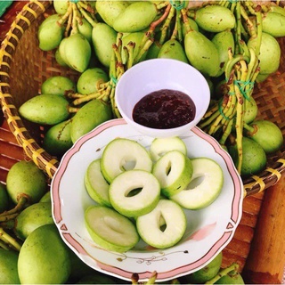 Xoài non ăn kèm mắm ruốc - vựa trái cây cậu hai