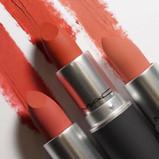 Son lỳ MAC Powder Kiss Lipstick
