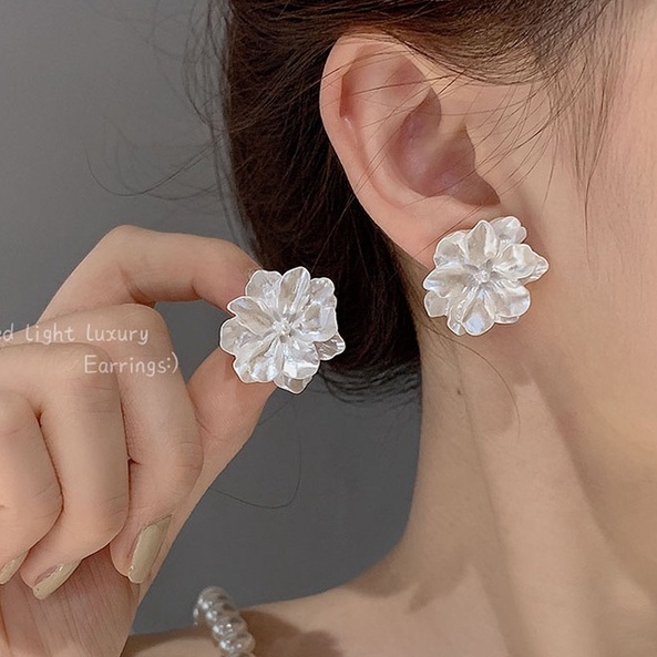 Khuyên Kẹp Vành Tai Không Cần Lỗ Hình Hoa Nhỏ Đính Ngọc Trai Giả Cho Nữ