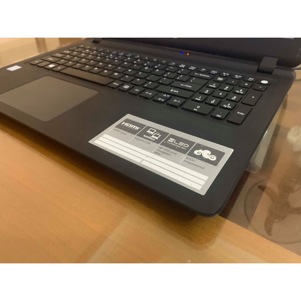 Máy tính xách tay Acer ES1-572 Core i3 7100U/ RAM 4GB/ HDD 500GB/ 15.6″ HD