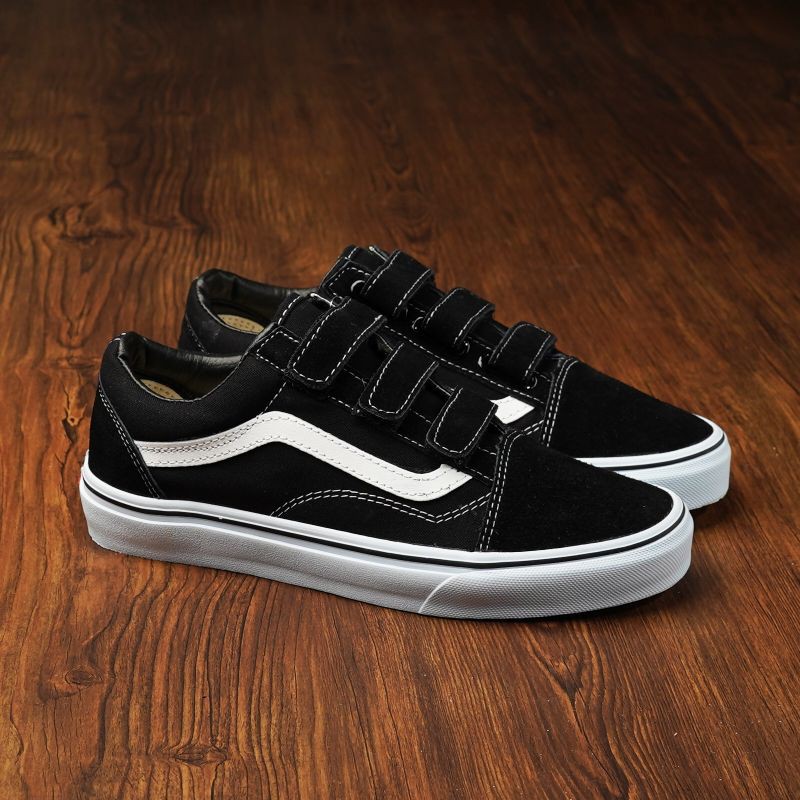 Giày Thể Thao Vans Old Skool V Vải Canvas Phối Màu Đen Trắng Cá Tính