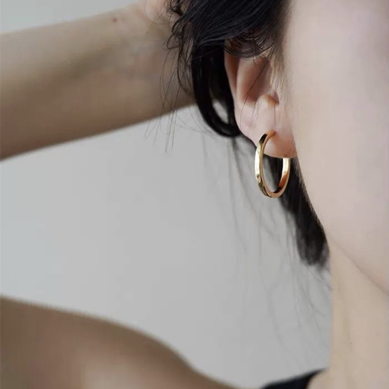 Bông Tai Hình Tròn Màu Vàng/ Bạc Phong Cách Âu Mỹ Thời Trang Sang Trọng