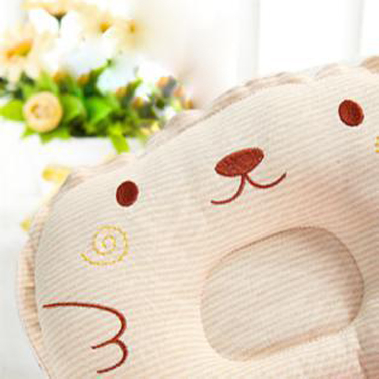 Gối ngủ chủ đề hoạt hình dành cho bé