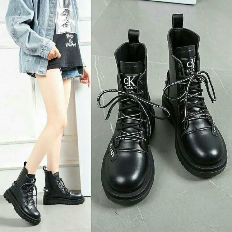 Bốt buộc dây 2 màu