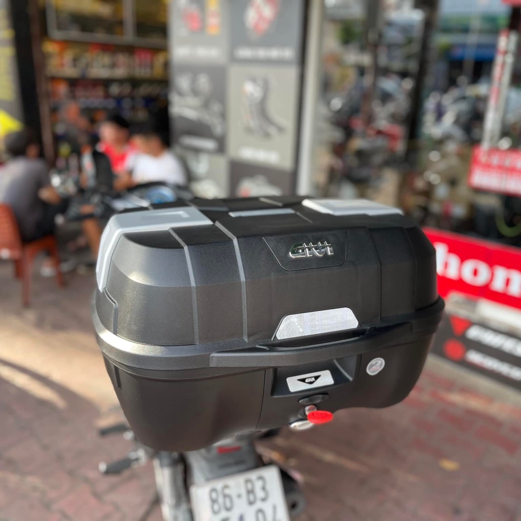 Thùng sau Givi B45NM hệ thống khóa Monolock cao cấp dung tích 45 lít kèm đế gắn thùng Givi MP70N chính hãng