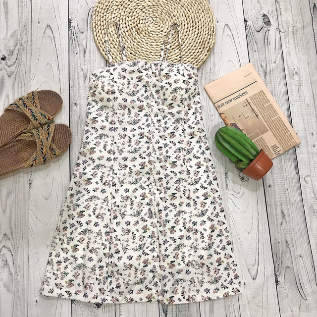 Đầm trắng Elsa Dress hoạ tiết hoa váy dây có tăng đơ có mút ngực kèm lót trong from chuẩn điểm nhấn khoét lưng cột nơ | BigBuy360 - bigbuy360.vn