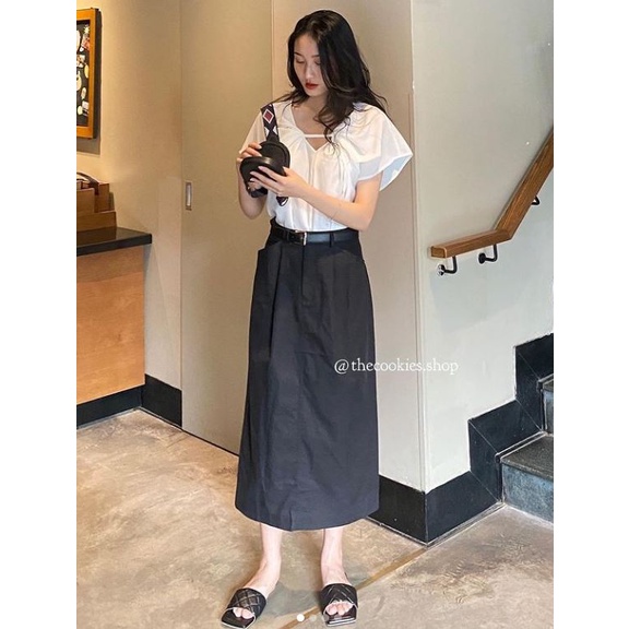 Pass chân váy xòe màu đen xám của The Cookies có túi hai bên và khóa kéo