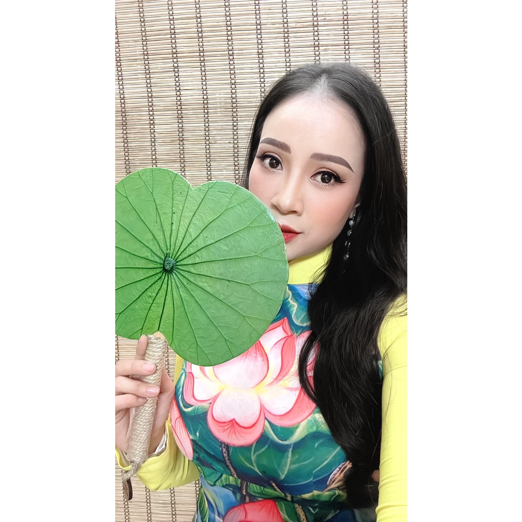 QUẠT CẦM TAY LÁ SEN/ PHỤ KIỆN CHỤP HÌNH ĐỘC ĐÁO