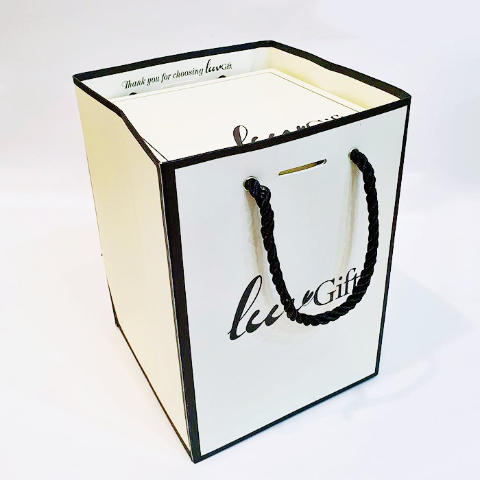 Hộp đựng quà thiết kế Luvgift dáng đứng bìa cứng kèm túi quà và rơm lót | BigBuy360 - bigbuy360.vn
