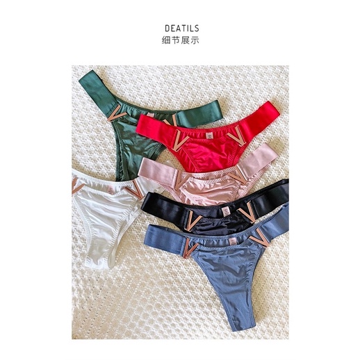 Quần lót lụa băng đính kim loại chữ V