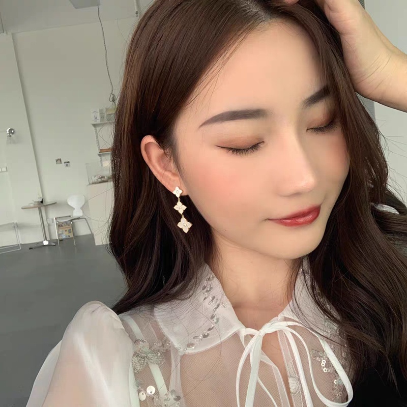 Bông Tai Hình Cỏ Bốn Lá Đính Đá Lấp Lánh Phong Cách Hàn Quốc Thanh Lịch Dành Cho Nữ