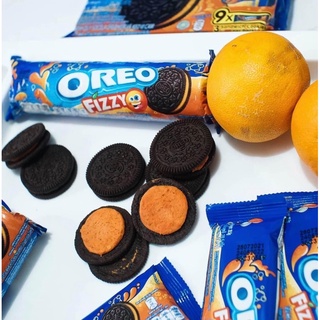 Bánh quy oreo socola kem và kẹo vị cam thỏi 123.5g