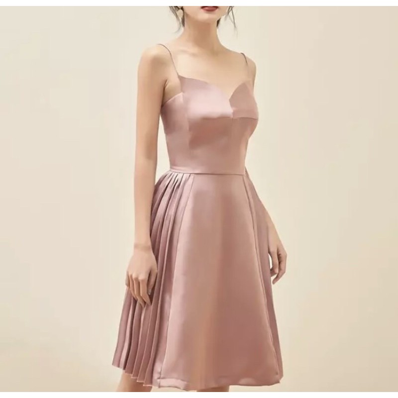 Mình pass đầm newtag ạ