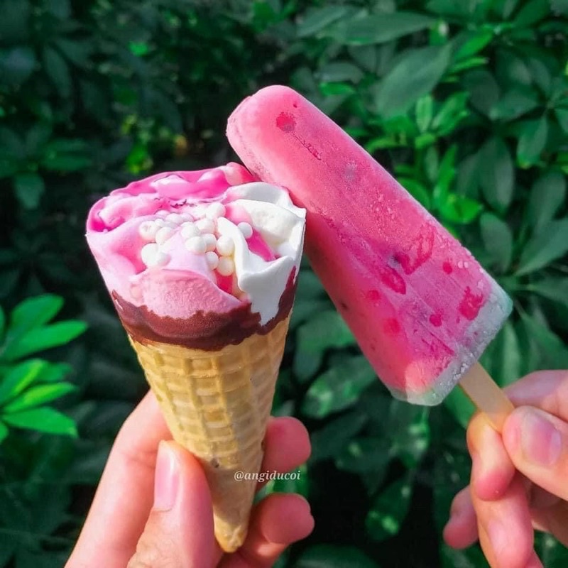 Kem Aice Ốc quế dâu - Strawberry cone
