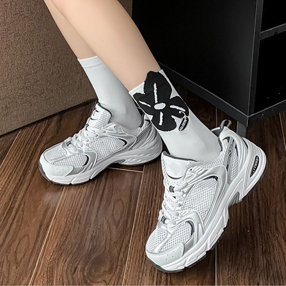 Vớ cotton cổ cao thêu hoa dễ thương nhiều màu sắc phong cách đường phố Hàn Quốc cho nữ
