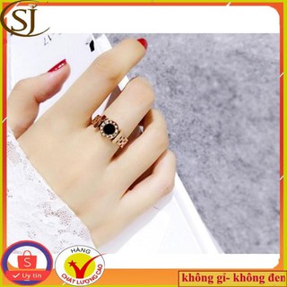 ( SIÊU ĐẸP) NHẪN TITAN CHẠM SỐ LA MÃ XÀ CỪ ĐEN MẠ MÀU VÀNG HỒNG