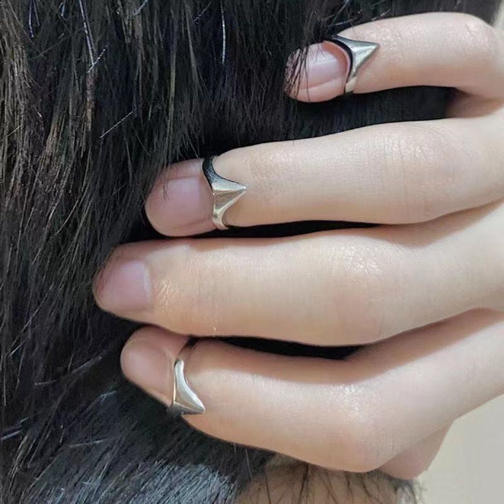 Nhẫn hở hình móng tay phong cách cổ điển thanh lịch thích hợp cho nữ