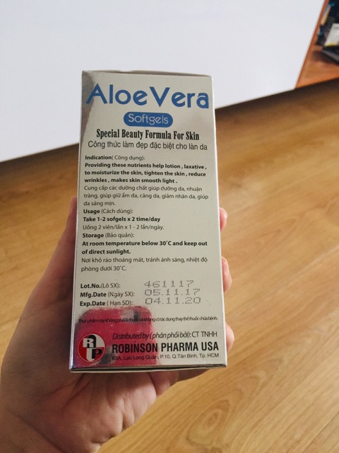 Giữ ẩm, căng sáng da - Aloe Vera Sữa ong chúa Chai 100 viên | BigBuy360 - bigbuy360.vn