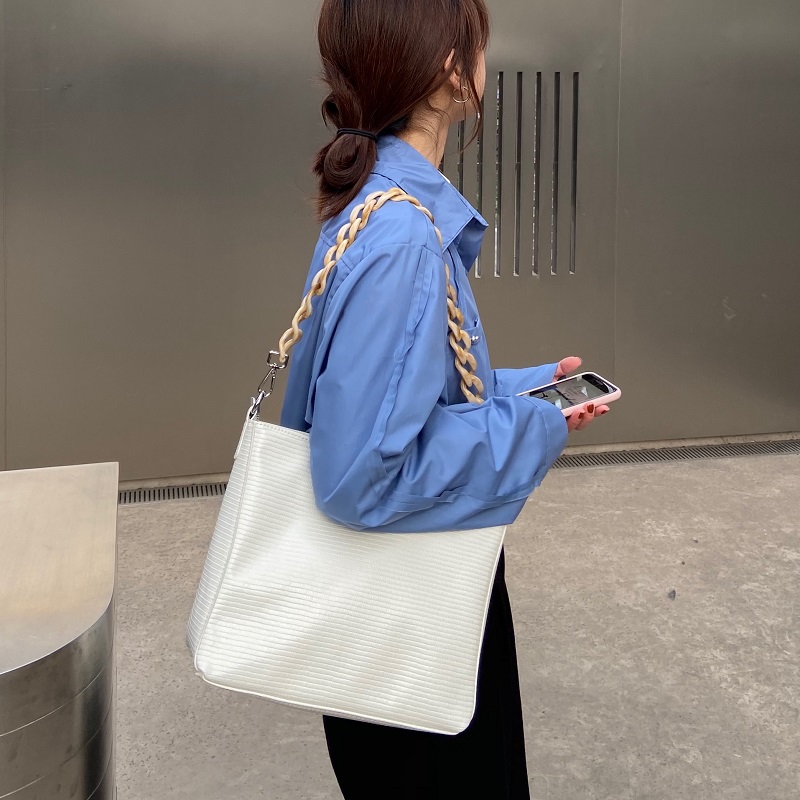 Túi Đeo Chéo Vai Khổ Lớn Thời Trang Sành Điệu Cho Nữ