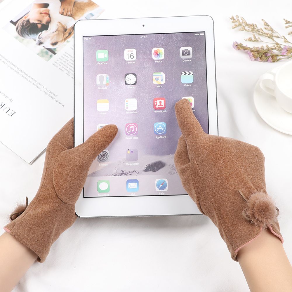 Đôi găng tay hở ngón giữ ấm thời trang cho nữ
