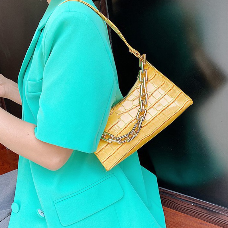 Túi đeo vai kẹp nách IELGY phối chuỗi xích họa tiết đá sỏi phong cách Hàn Quốc