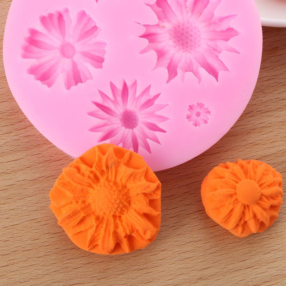 Khuôn Làm Hoa Cúc Trang Trí Bánh Kem