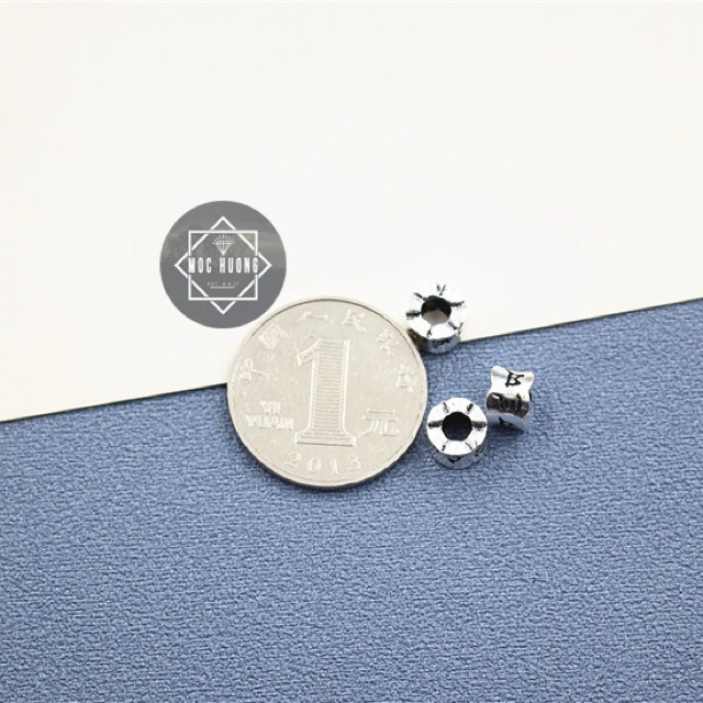 Charm chặn bạc khắc chú - MH261