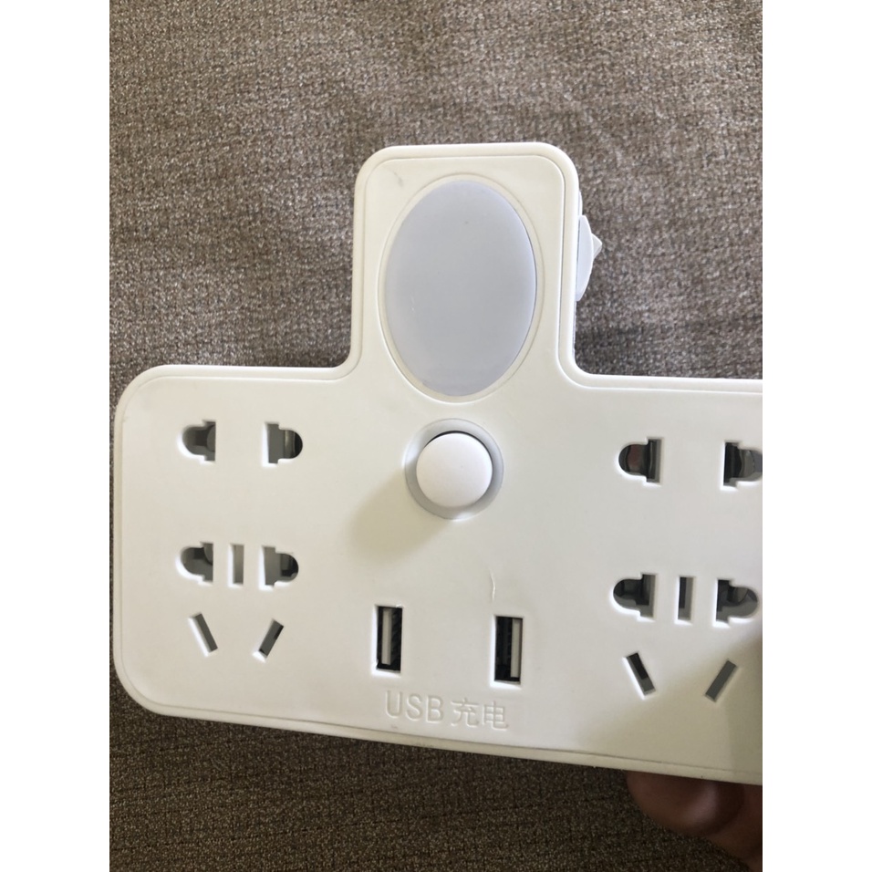 Bộ chịa ổ cẳm điện 10A 2500W chia từ 1 ra 4 ổ cắm và 2 cổng usb 5V để sạc điện thoại và có trang bị cảm biến ánh sáng