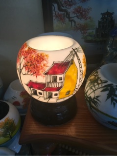 Combo đèn xông tinh dầu size lớn và 5 chai tình dầu + tặng kèm 2 bóng dự phòng Halogen