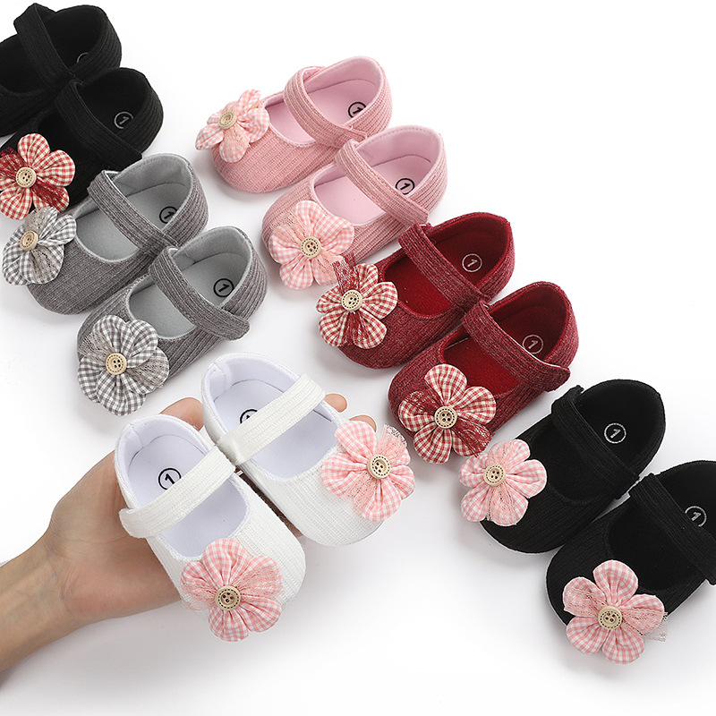 Giày đính hoa phong cách đáng yêu cho bé gái 0-12 tháng tuổi