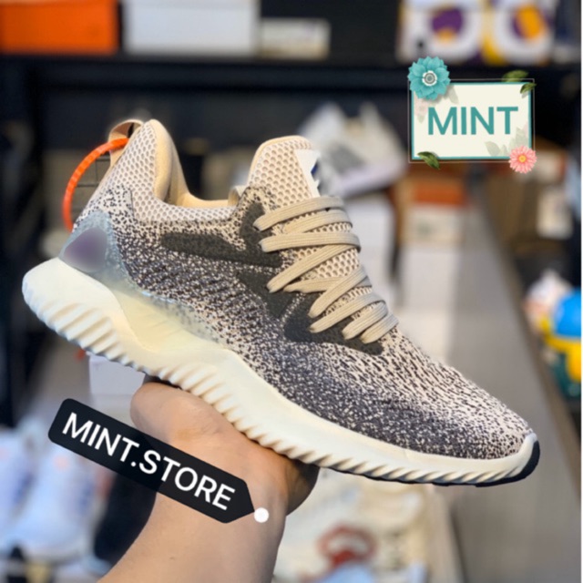 ( Video cận cảnh ) Giày Sneaker alphabounce Beyond Báo Xám