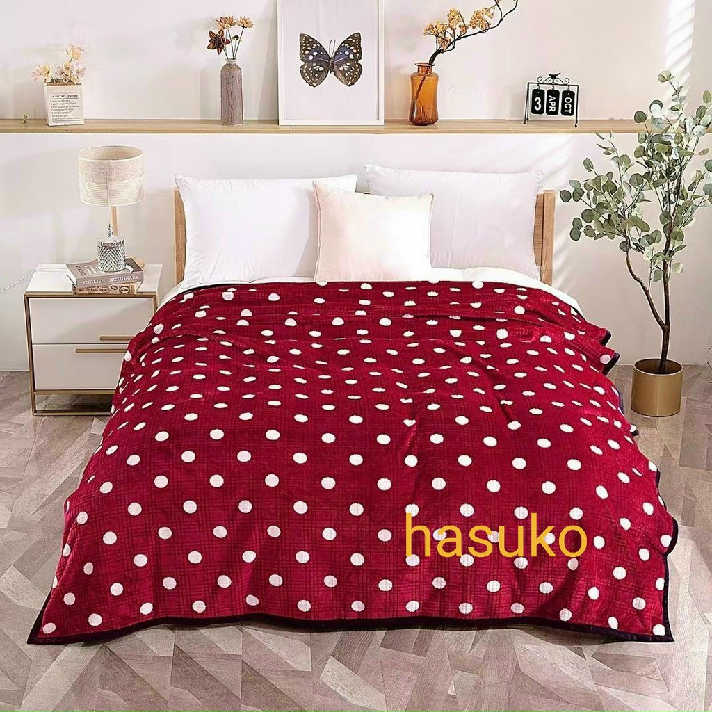 Chăn nhung tuyết chấm bi HASUKO mẫu mới nhất mùa đông năn nay.kích thước 2mx2m3